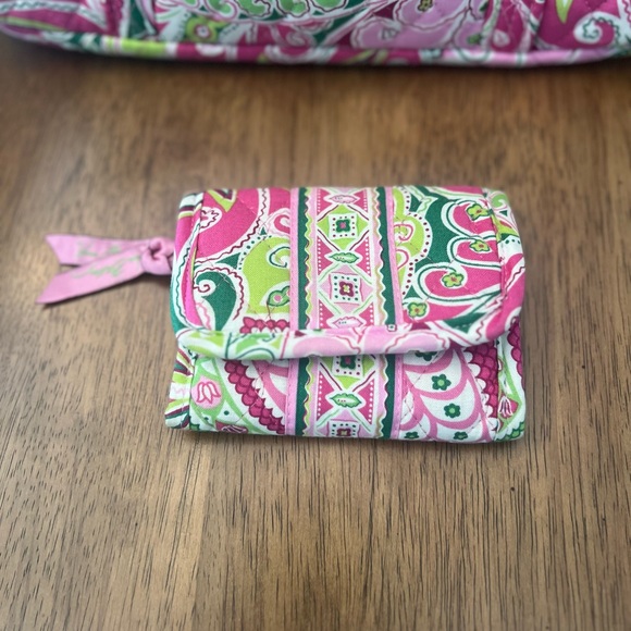 Vera Bradley tote and wallet set like new - Picture 11 of 11